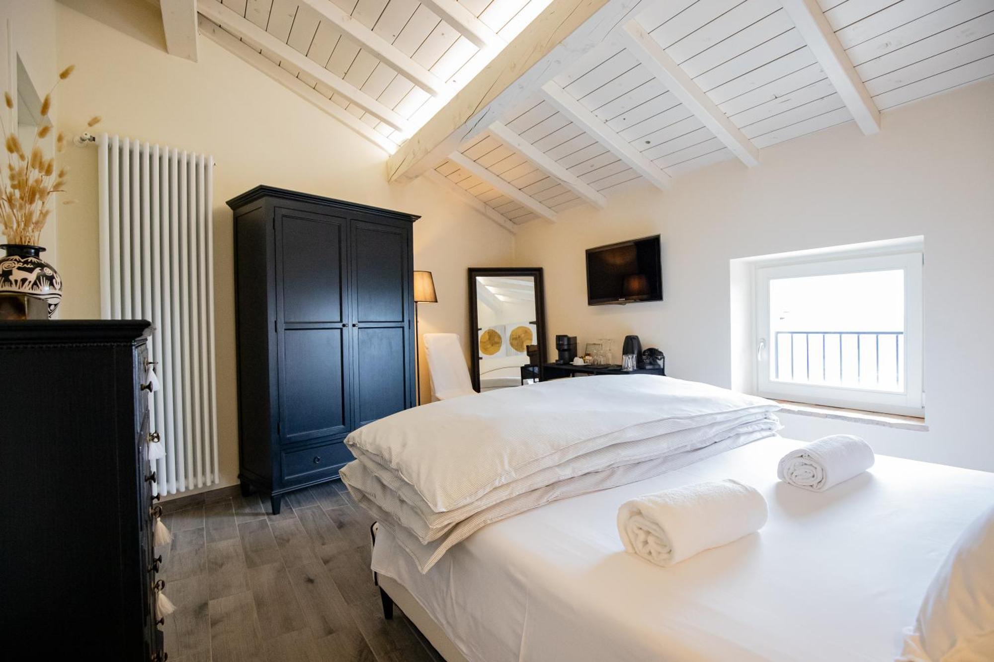 Agriturismo Maison 1933 Caprino Veronese Bagian luar foto